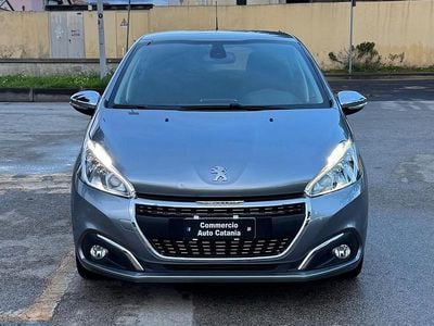 Usata Peugeot 208 Signature Sky 102 CV (75 kW) 2020 Grigio Utilitaria