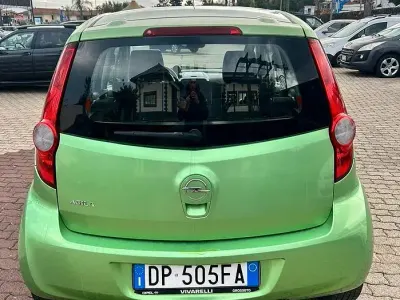 Usata Opel Agila 65 CV (47 kW) 2008 Verde Utilitaria