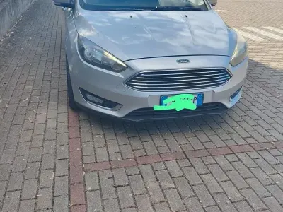 Usata Ford Focus Titanium 120 CV (88 kW) 2017 Grigio Berlina