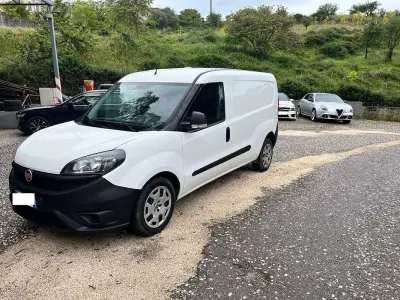 Usata Fiat Doblò Easy 105 CV (77 kW) 2021 Bianco Monovolume