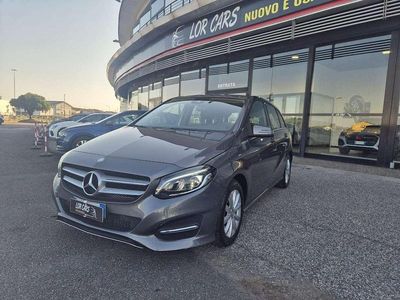 Usata Mercedes B180 Premium 109 CV (80 kW) 2016 Grigio Monovolume