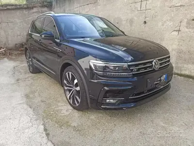 Usata VW Tiguan R-line 190 CV (139 kW) 2019 Nero SUV