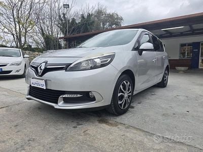 Usata Renault Grand Scénic III 110 CV (80 kW) 2014 Grigio metallizzato Monovolume