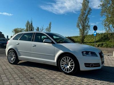 Gebraucht Audi A3 Ambition 105 PS (77 kW) 2010 Weiß Kleinwagen