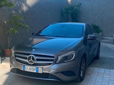 Usata Mercedes A180 Executive 109 CV (80 kW) 2015 Grigio Berlina