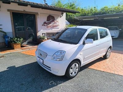 Usata Kia Picanto 65 CV (47 kW) 2006 Bianco Utilitaria