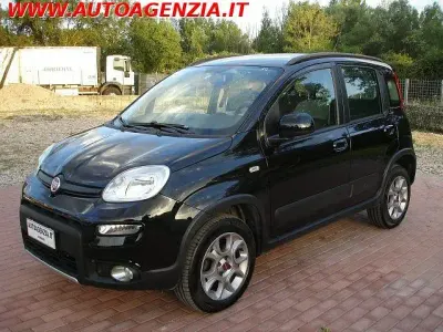Usata Fiat Panda 4x4 Climbing 75 CV (55 kW) 2014 Nero metallizzato Utilitaria