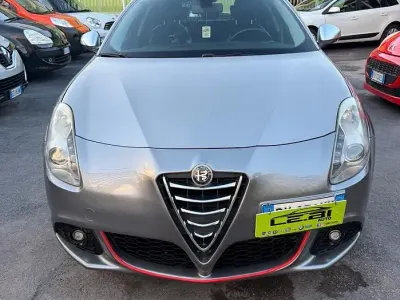 Usata Alfa Romeo Giulietta Distinctive 170 CV (125 kW) 2010 Grigio Utilitaria