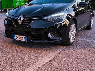 Usata Renault Clio V 101 CV (74 kW) 2021 Nero Utilitaria