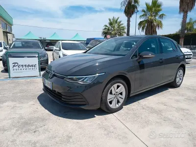 Usata VW Golf VIII Style 116 CV (85 kW) 2022 Grigio Berlina