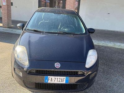 Usata Fiat Punto Young 75 CV (55 kW) 2015 Nero metallizzato Utilitaria