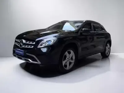Usata Mercedes GLA180 109 CV (80 kW) 2018 Nero metallizzato SUV