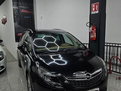 Usata Opel Zafira 150 CV (110 kW) 2013 Nero Monovolume