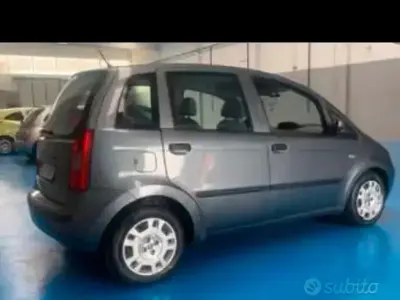 Usata Fiat Idea 95 CV (69 kW) 2011 Grigio Monovolume