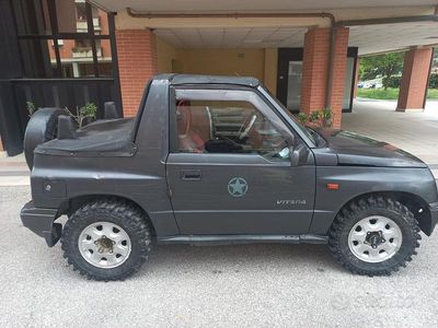 Usata Suzuki Vitara 75 CV (55 kW) 1991 Grigio SUV