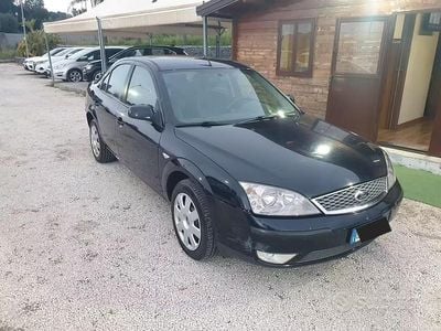 Begagnad Ford Mondeo 116 HK (85 kW) 2005 Blå Sedan
