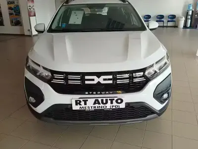 Usata Dacia Sandero Extreme 101 CV (74 kW) 2025 Bianco SUV
