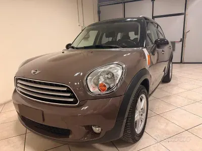 Usata Mini Cooper D Countryman 111 CV (81 kW) 2013 Marrone SUV