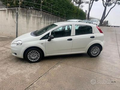 Usata Fiat Punto Classica 69 CV (50 kW) 2010 Bianco Berlina