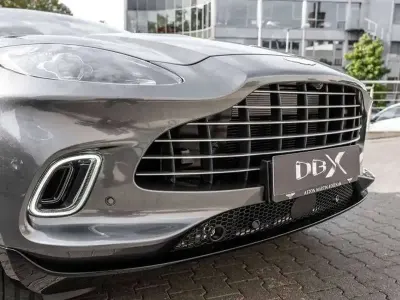 Usata Aston Martin DBX 551 CV (405 kW) 2025 Cumberland grey SUV