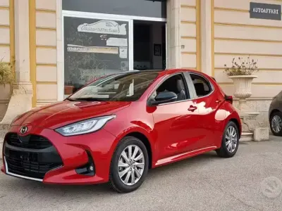Usata Mazda 2 75 CV (55 kW) 2023 Rosso Utilitaria