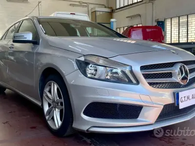 Usata Mercedes A180 122 CV (89 kW) 2015 Grigio Berlina