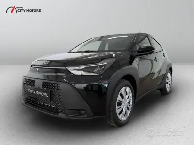 Nuova Toyota Aygo X 116 CV (85 kW) 2026 Grigio SUV