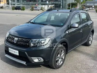 Usata Dacia Sandero Comfort 95 CV (69 kW) 2019 Grigio Utilitaria