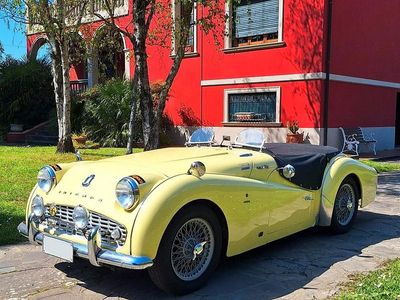 Usata Triumph TR3 1950 Giallo Cabrio