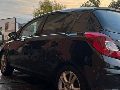 Begagnad Opel Corsa 85 HK (62 kW) 2012 Svart Sedan
