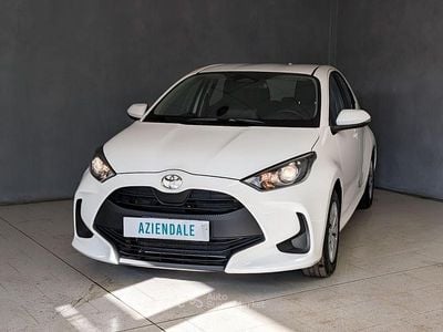 Usata Toyota Yaris Hybrid Active 125 CV (91 kW) 2024 Bianco