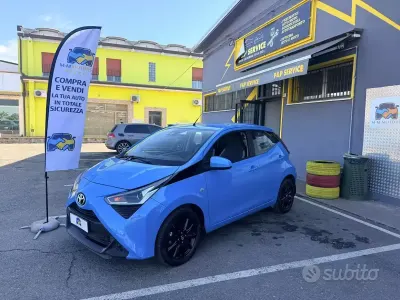 Gebraucht Toyota Aygo X-clusiv 72 PS (52 kW) 2020 Blau Kleinwagen