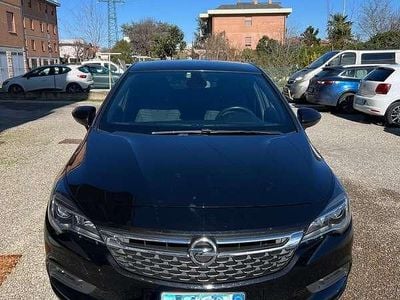 Usata Opel Astra Dynamic 110 CV (80 kW) 2017 Nero Berlina