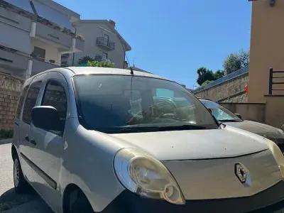 Usata Renault Kangoo 75 CV (55 kW) 2011 Grigio Monovolume