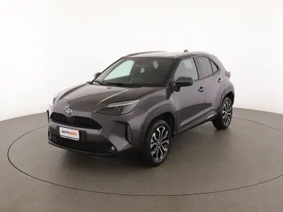 Usata Toyota Yaris Trend 116 CV (85 kW) 2022 Grigio Utilitaria