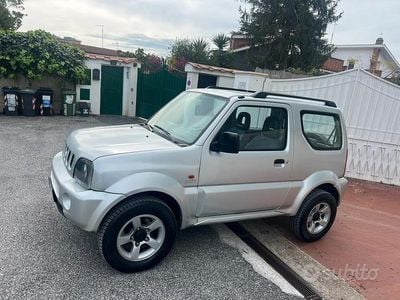 Usata Suzuki Jimny 80 CV (58 kW) 2001 Grigio SUV