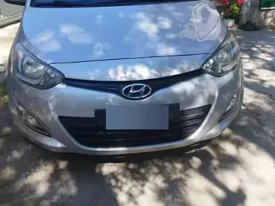 Usata Hyundai i20 75 CV (55 kW) 2013 Grigio Utilitaria
