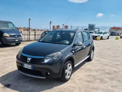 Usata Dacia Sandero Stepway 75 CV (55 kW) 2012 Nero Berlina