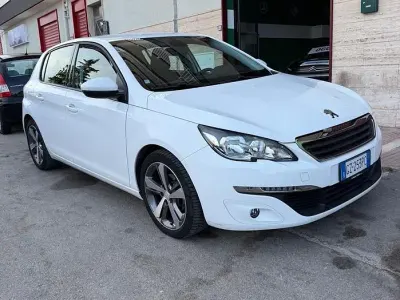 Usata Peugeot 308 92 CV (67 kW) 2015 Bianco Berlina