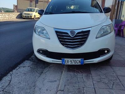 Usata Lancia Ypsilon 80 CV (58 kW) 2013 Bianco Utilitaria