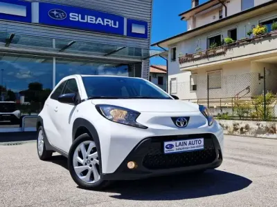 Usata Toyota Aygo X Active 72 CV (52 kW) 2022 Bianco SUV