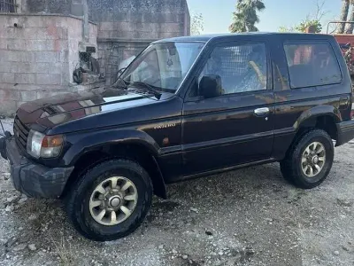 Usata Mitsubishi Pajero 100 CV (73 kW) 1993 Nero SUV