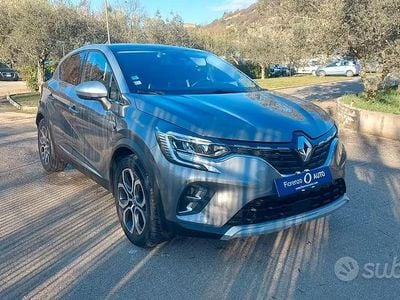 Usata Renault Captur Intens 101 CV (74 kW) 2020 Grigio SUV