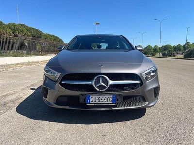 Usata Mercedes A180 Business 116 CV (85 kW) 2019 Grigio Berlina
