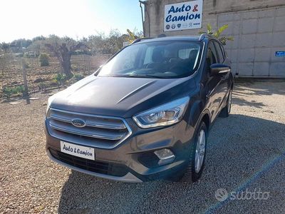 Usata Ford Kuga S 150 CV (110 kW) 2019 Grigio SUV