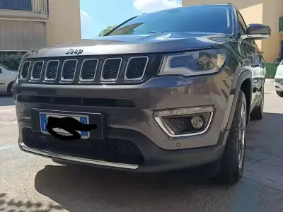 Usata Jeep Compass 120 CV (88 kW) 2019 Grigio SUV