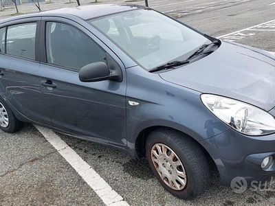Usata Hyundai i20 Classic 78 CV (57 kW) 2010 Grigio Utilitaria