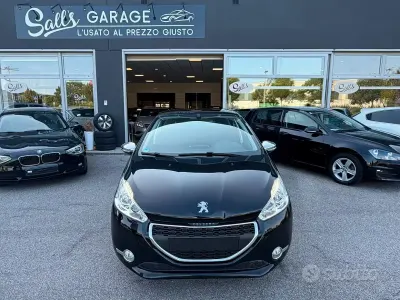Usata Peugeot 208 82 CV (60 kW) 2013 Grigio Utilitaria