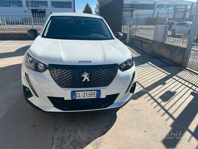Usata Peugeot 2008 Allure 131 CV (96 kW) 2022 Bianco SUV