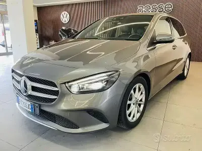 Usata Mercedes B180 116 CV (85 kW) 2019 Grigio Utilitaria